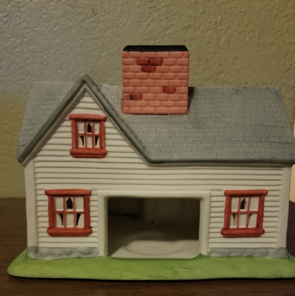 Partylite Farm House - Picture 3 of 3